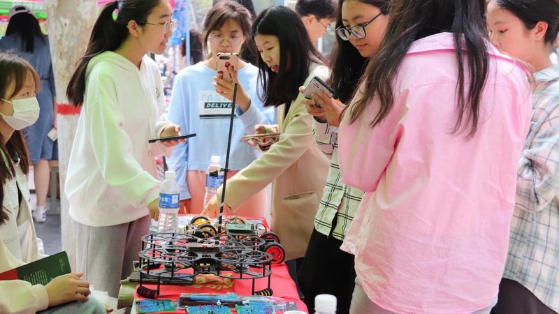 容器编排：中小企业选型的关键考量**
